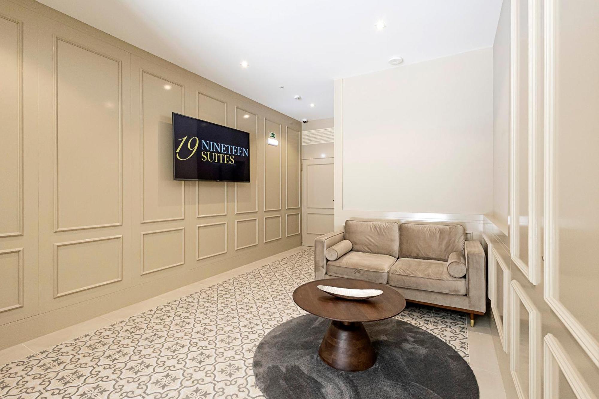 19 Nineteen Suites - Espinho Espinho  Ngoại thất bức ảnh